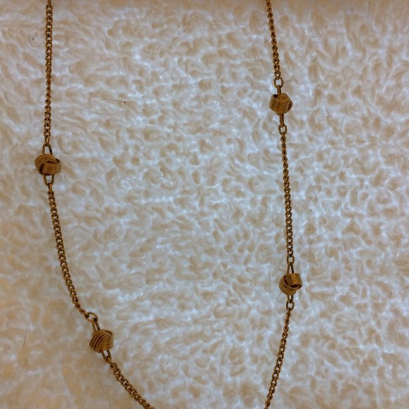 Vintage Avon Gold Knot Necklace - Picture 5 of 7